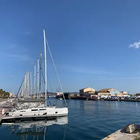 T2 A Avec Parking Et Animaux Admis, Proche Gare Et Plages - Fr-1-338-562
